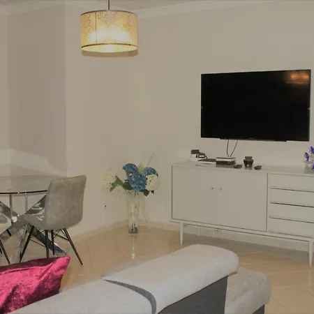 Casa Jasmim, Near Airport, 6km Beach Apartment *